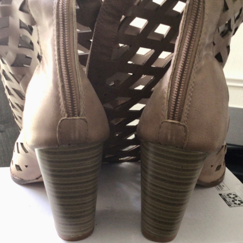 Boots! - Picture 8 of 10